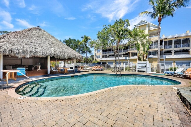 4450 Chickee Hut Ct, Unit 102 in Bonita Springs, FL - Foto de edificio - Building Photo