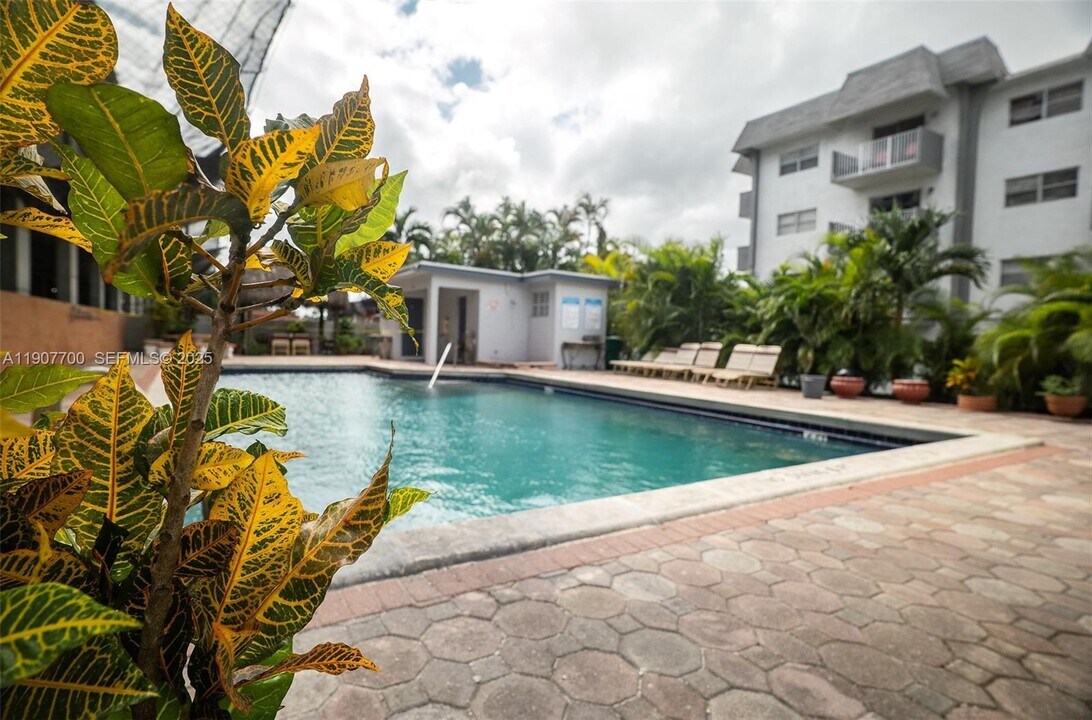 750 NW 43rd Ave in Miami, FL - Building Photo