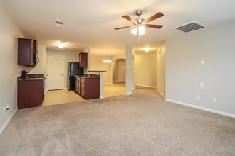 2131 Golden Topaz Dr in Rosharon, TX - Foto de edificio - Building Photo