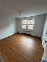 1 Memorial Dr in Lodi, NJ - Building Photo - Building Photo