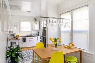 2634 E 11th St in Long Beach, CA - Building Photo - Building Photo