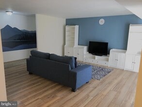 884 Quince Orchard Blvd, Unit T2 in Gaithersburg, MD - Building Photo - Building Photo