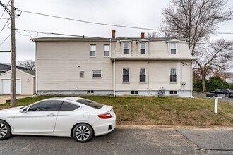 17 Griffin St in Springfield, MA - Building Photo - Building Photo