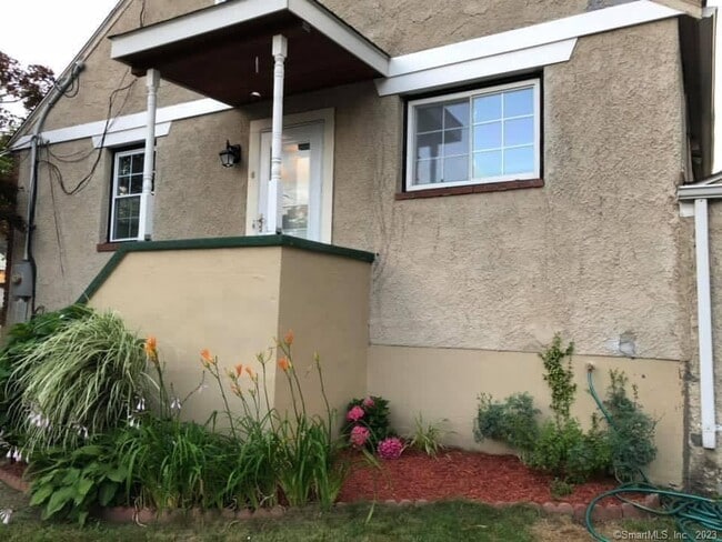 5 French St in Danbury, CT - Building Photo - Building Photo
