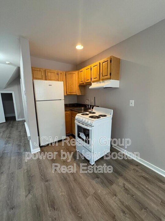 3 Sunderland St in Boston, MA - Building Photo