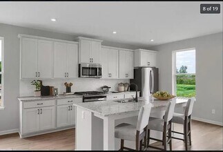8648 London Cir NE in Blaine, MN - Building Photo - Building Photo