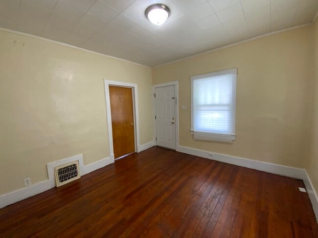 19 S Collett St in Danville, IL - Building Photo - Building Photo