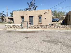 425 Pinon St in Las Cruces, NM - Building Photo - Building Photo