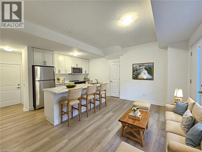 70 Kenesky Dr in Waterdown, ON - Building Photo - Building Photo