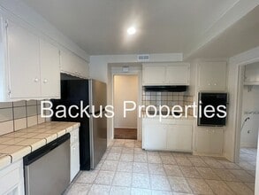 180 Chaucer Dr in Salinas, CA - Building Photo - Building Photo