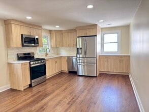 47 Sherwood Ave, Unit 47 Sherwood #2 in Haledon, NJ - Building Photo - Building Photo