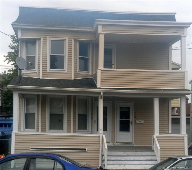 166 Dewey St in Bridgeport, CT - Building Photo