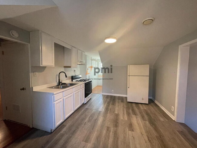 8000 Lake Shore Dr in Cedar Lake, IN - Building Photo - Building Photo