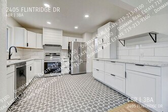 2405 Flintridge Dr in Colorado Springs, CO - Building Photo - Building Photo