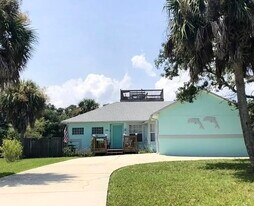 84 Aloha Cir in St. Augustine, FL - Building Photo