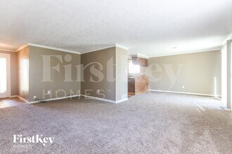 3735 Valley Lake Dr in Indianapolis, IN - Foto de edificio - Building Photo