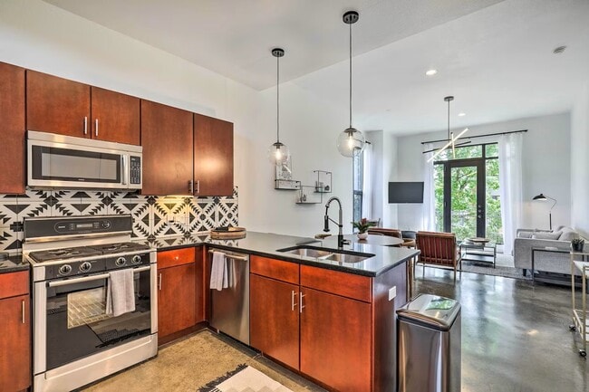 2525 S Lamar Blvd in Austin, TX - Building Photo - Building Photo