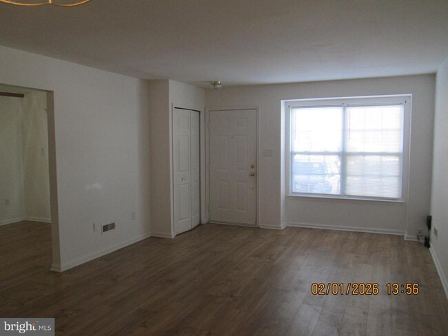 5002 Baltimore Dr in Evesham, NJ - Foto de edificio - Building Photo