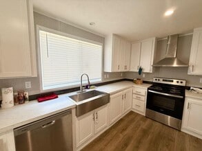 333 S Charles St in Elm Mott, TX - Building Photo - Building Photo