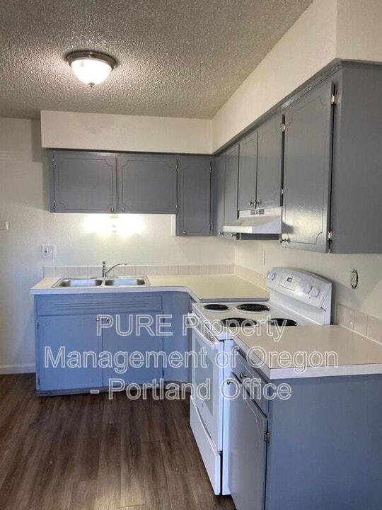 760 Plymouth Dr NE in Keizer, OR - Building Photo