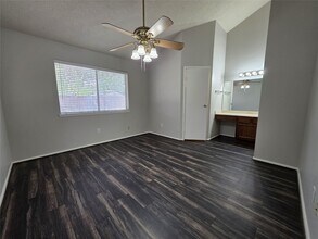 447 Lost Rock Dr in Webster, TX - Building Photo - Building Photo