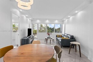 3250 NE 28th St in Fort Lauderdale, FL - Building Photo