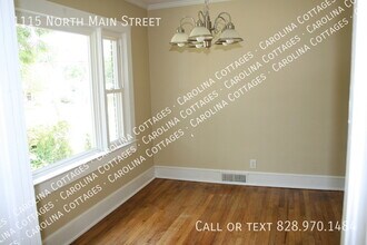 1115 N Main St in Hendersonville, NC - Building Photo - Building Photo