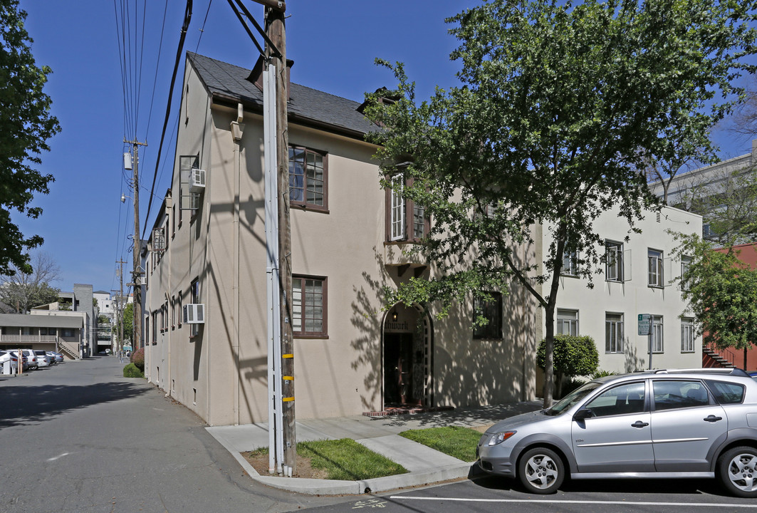 Southwark in Sacramento, CA - Foto de edificio