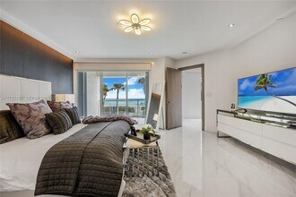 18671 Collins Ave in Miami, FL - Building Photo - Building Photo