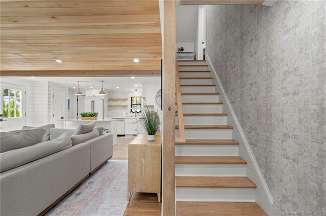 22 Oldfield Dr