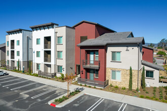 Sierra Fountains Apartments in Fontana, CA - Building Photo - Building Photo