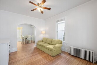 331 Granby Rd in Lake Forest, IL - Building Photo - Building Photo