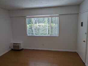 642 Huntley Dr, Unit #3 in West Hollywood, CA - Building Photo - Building Photo