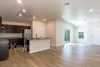 341 Reeves St in Lehigh Acres, FL - Building Photo - Building Photo