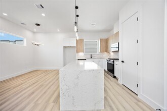 6735 Peerless St in Houston, TX - Building Photo - Building Photo