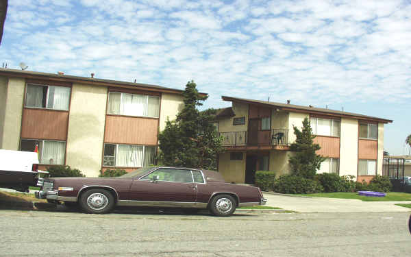 964-970 W Santa Cruz St in San Pedro, CA - Foto de edificio