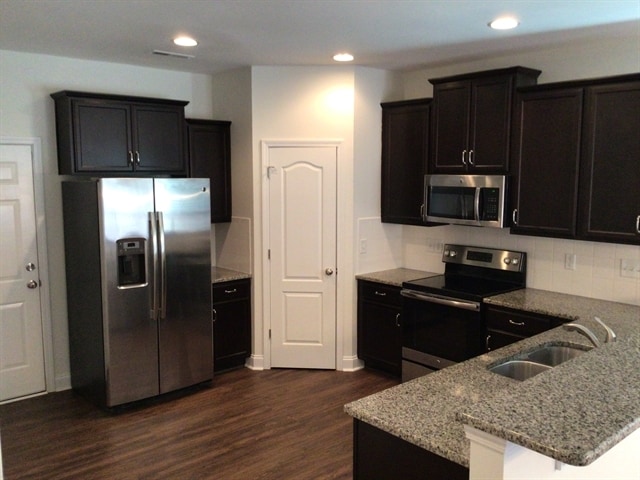 4125 Becca Ln in Kernersville, NC - Foto de edificio - Building Photo