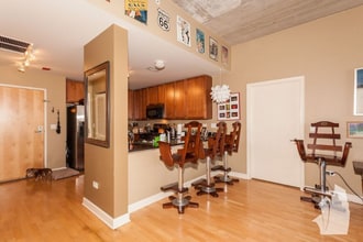 845 N Kingsbury St-Unit -414 in Chicago, IL - Building Photo - Building Photo