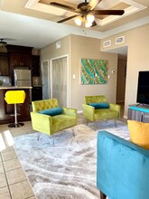 110 Colorado St in Del Rio, TX - Foto de edificio - Building Photo