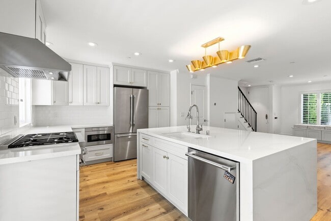 property at 1063 Dover Dr