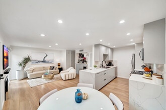 14727 Magnolia Blvd, Unit Unit in Sherman Oaks, CA - Building Photo - Building Photo