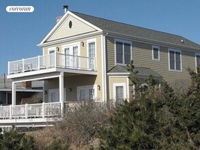 35 Shore Rd in Amagansett, NY - Building Photo - Building Photo