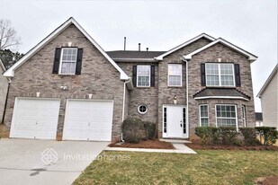 2535 Wrangler Dr in Atlanta, GA - Building Photo