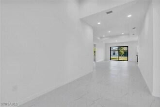 710 Eisenhower Blvd in Lehigh Acres, FL - Building Photo - Building Photo