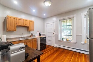 862 Huntington Ave, Unit 3 in Boston, MA - Building Photo