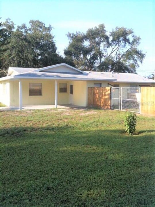 5420 23rd St Ct W in Bradenton, FL - Building Photo
