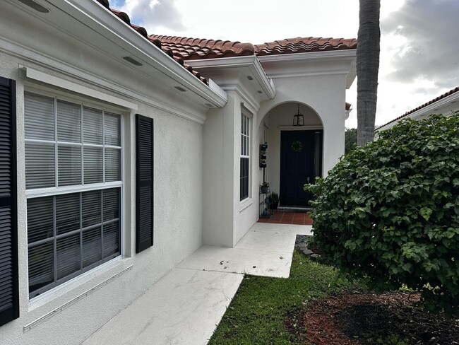 2023 Valencia Dr in Delray Beach, FL - Building Photo - Building Photo