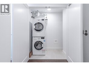 3331-3NO3 No. 3 Road in Richmond, BC - Building Photo - Building Photo