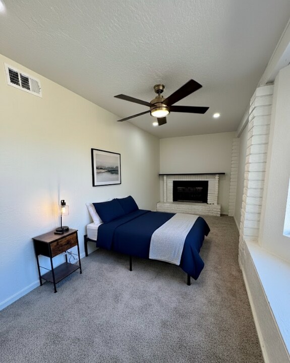 2222 W Morningside Dr in Phoenix, AZ - Foto de edificio