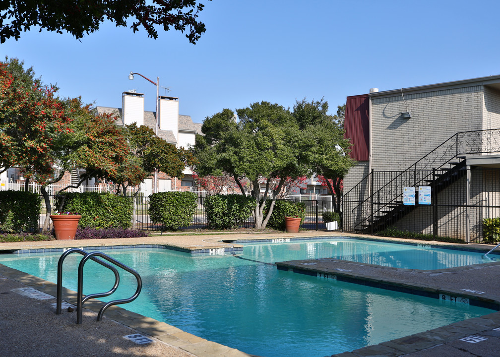 z-090123-The Springs in Fort Worth, TX - Foto de edificio